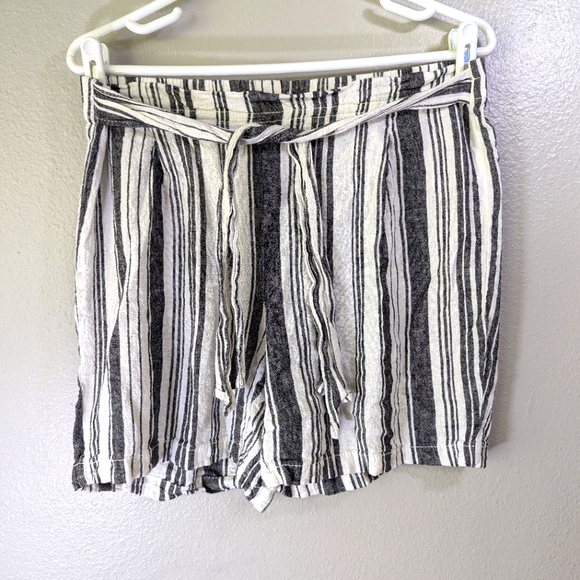 Land'n Sea gray and white striped shorts size large - Picture 1 of 7